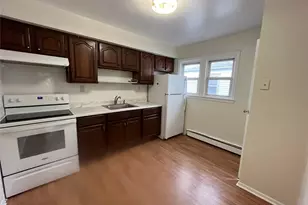 21 Beechwood Ave, Port Washington, NY 11050 - Photo 5