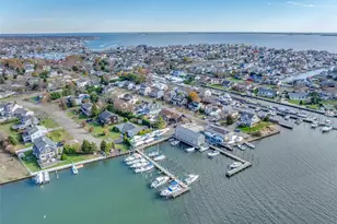 6 White Birch Dr, Babylon, NY 11702 - Photo 29