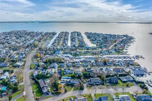 6 White Birch Dr, Babylon, NY 11702 - Photo 25