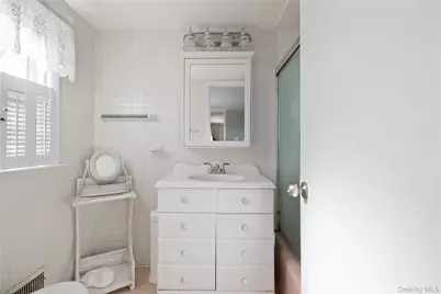 6 White Birch Drive, Babylon, NY 11702 - Photo 17