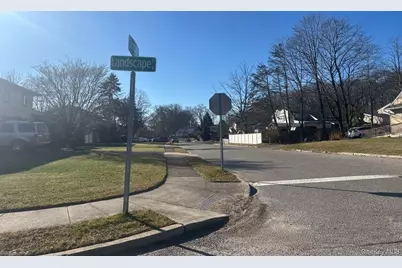 65 Landscape Drive, Wheatley Heights, NY 11798 - Photo 5