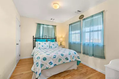 125 Ocean Avenue, Bay Shore, NY 11706 - Photo 15