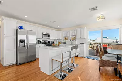 125 Ocean Avenue, Bay Shore, NY 11706 - Photo 5