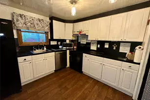 27 Wedgewood Dr, Coram, NY 11727 - Photo 5