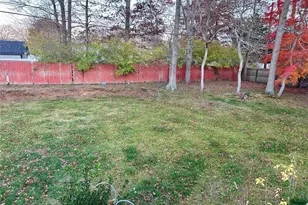 27 Wedgewood Dr, Coram, NY 11727 - Photo 19