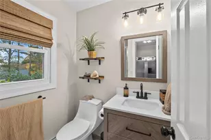 142 Landing Meadow Rd, Smithtown, NY 11787 - Photo 25