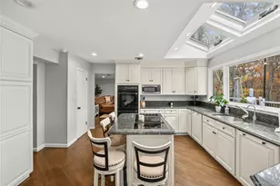 142 Landing Meadow Rd, Smithtown, NY 11787 - Photo 21