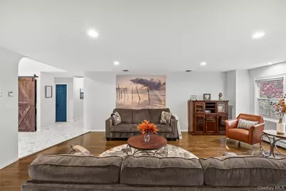 142 Landing Meadow Road, Smithtown, NY 11787 - Photo 13