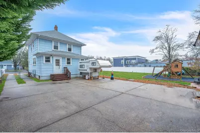 4 3rd Avenue, East Islip, NY 11730 - Photo 39