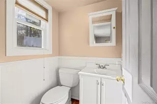 10 Queen Dr, Sound Beach, NY 11789 - Photo 17