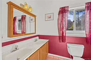 10 Queen Dr, Sound Beach, NY 11789 - Photo 27