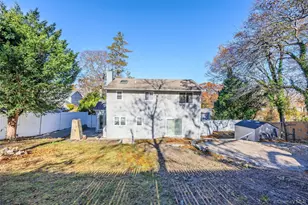 10 Queen Dr, Sound Beach, NY 11789 - Photo 33