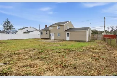 651 Americus Avenue, Patchogue, NY 11772 - Photo 17