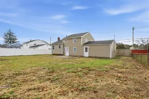 651 Americus Ave, Patchogue, NY 11772 - Photo 17