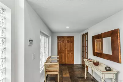 29 Elmwood Court, Plainview, NY 11803 - Photo 11