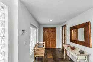 29 Elmwood Ct, Plainview, NY 11803 - Photo 11