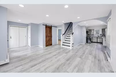 297 Catskill Avenue, Lindenhurst, NY 11757 - Photo 27