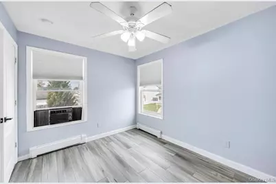 297 Catskill Avenue, Lindenhurst, NY 11757 - Photo 17