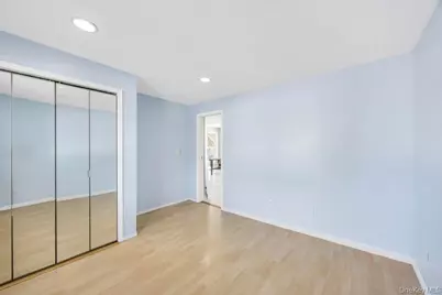 297 Catskill Avenue, Lindenhurst, NY 11757 - Photo 19