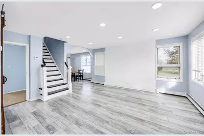 297 Catskill Avenue, Lindenhurst, NY 11757 - Photo 25