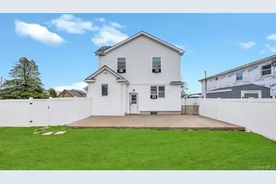 297 Catskill Avenue, Lindenhurst, NY 11757 - Photo 5