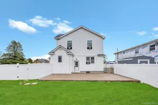 297 Catskill Ave, Lindenhurst, NY 11757 - Photo 5