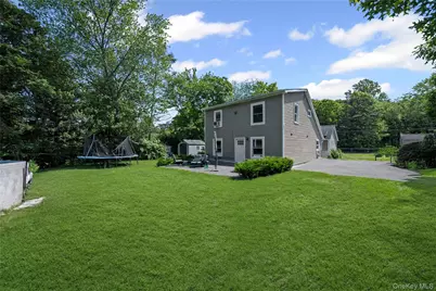 1113 Joselson Avenue, Bay Shore, NY 11706 - Photo 31