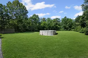 1113 Joselson Ave, Bay Shore, NY 11706 - Photo 33