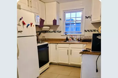 302 E Penn Street #Upper, Long Beach, NY 11561 - Photo 3