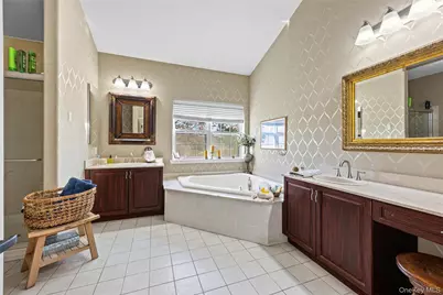 38 Hamlet Drive, Mount Sinai, NY 11766 - Photo 23