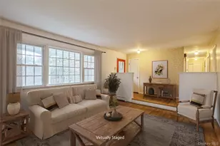 15 Mobrey Ln, Smithtown, NY 11787 - Photo 3