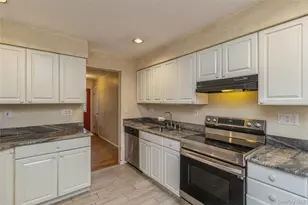 15 Mobrey Ln, Smithtown, NY 11787 - Photo 7