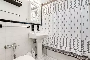 99-45 67th Rd, Forest Hills, NY 11375 - Photo 21