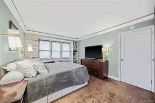 460 E 79th St, New York, NY 10075 - Photo 15