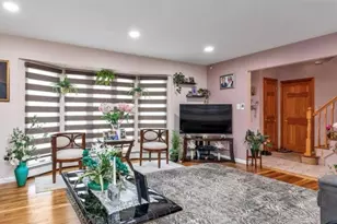 3711 Berne Rd, Wantagh, NY 11793 - Photo 3