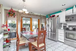 3711 Berne Rd, Wantagh, NY 11793 - Photo 9