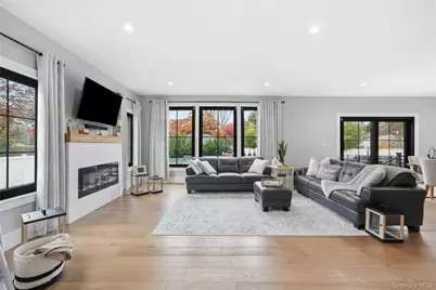 18 Timberpoint Road, East Islip, NY 11730 - Photo 15