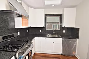 86-16 262nd St, Floral Park, NY 11001 - Photo 9