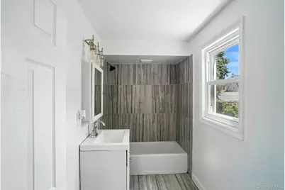 71 Commonwealth Avenue, Middletown, NY 10940 - Photo 13