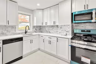 64 S Montgomery St, Valley Stream, NY 11580 - Photo 19