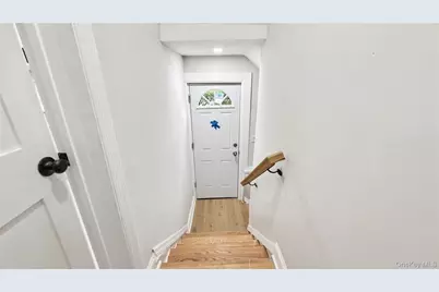 64 S Montgomery Street, Valley Stream, NY 11580 - Photo 39