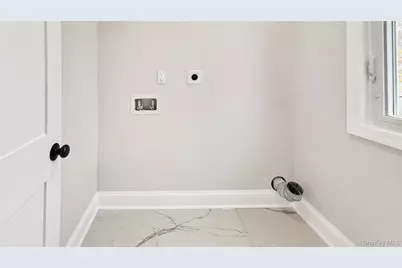 64 S Montgomery Street, Valley Stream, NY 11580 - Photo 25