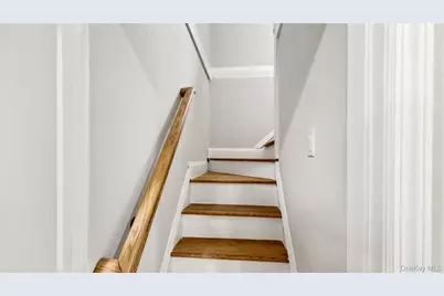 64 S Montgomery Street, Valley Stream, NY 11580 - Photo 37