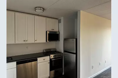 1155 Warburton Avenue #4P, Yonkers, NY 10701 - Photo 3