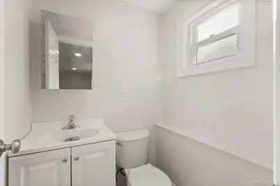 157 N Alleghany Avenue, Lindenhurst, NY 11757 - Photo 15