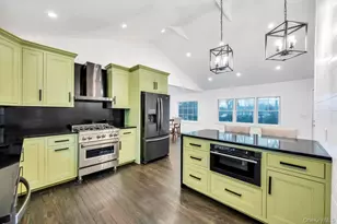 10 Shinnecock Ln, Hampton Bays, NY 11946 - Photo 7