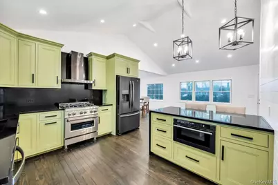 10 Shinnecock Lane, Hampton Bays, NY 11946 - Photo 15