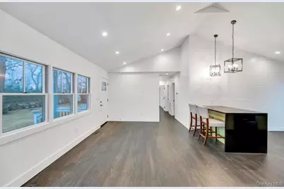 10 Shinnecock Lane, Hampton Bays, NY 11946 - Photo 9