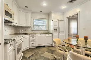 946 Bard Rd, Westbury, NY 11590 - Photo 7