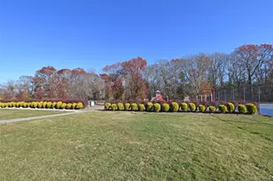 301 Artist Lake Dr, Middle Island, NY 11953 - Photo 23